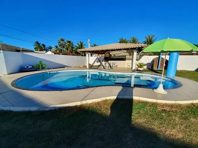 Casa com 700m² 5 quartos e 6 banheiros, à venda, no bairro Olivença em Ilhéus