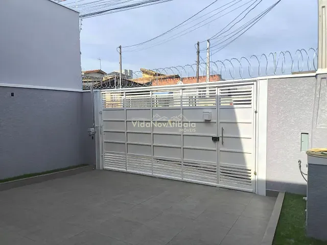Casa com 175m² 3 quartos e 3 banheiros, à venda, no bairro Nova Cerejeira em Atibaia