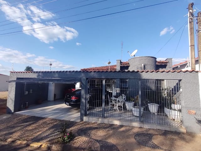 Casa com 235m² 3 quartos e 3 banheiros, à venda, no bairro Jardim Santa Ursula em Aguaí