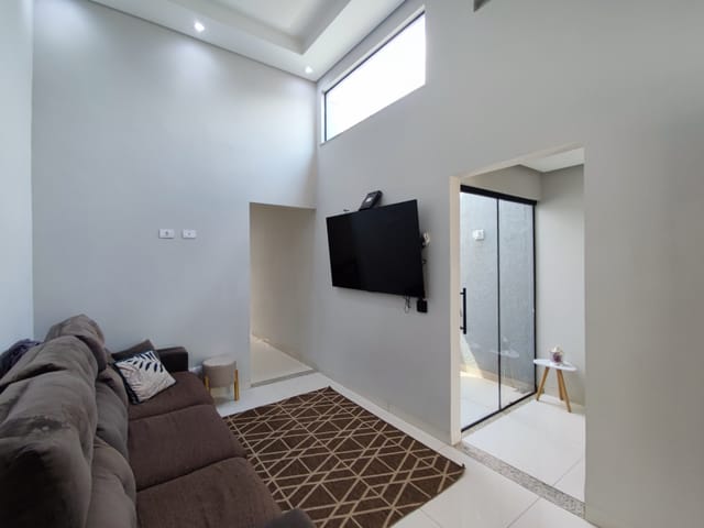 Foto do Casa - Seu novo lar no Jd Novo Oásis: 108m², suíte + 2 quartos, gourmet e energia solar | Benites & Gonzaga Imóveis