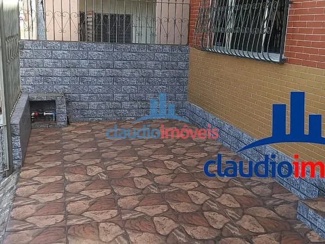 Casa 4 quartos e 2 banheiros, à venda, no bairro Centro em Barra Mansa