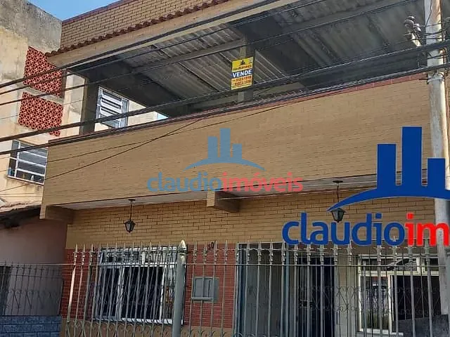 Casa 4 quartos e 2 banheiros, à venda, no bairro Centro em Barra Mansa