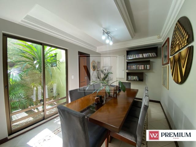 Casa com 277m², à venda, no bairro Oficinas em Ponta Grossa