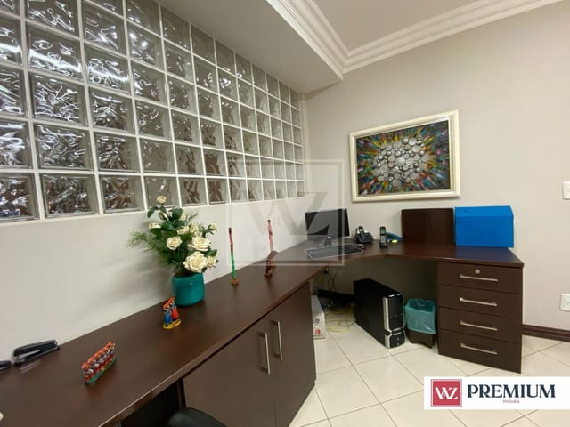 Casa com 277m², à venda, no bairro Oficinas em Ponta Grossa
