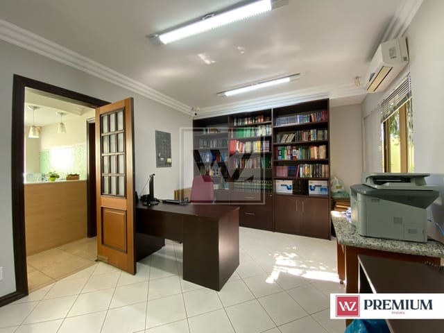 Casa com 277m², à venda, no bairro Oficinas em Ponta Grossa