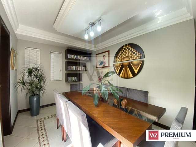 Casa com 277m², à venda, no bairro Oficinas em Ponta Grossa
