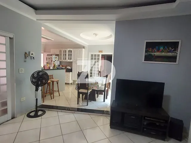 Casa com 210m² 4 quartos e 3 banheiros, à venda, no bairro Jardim Terra Branca em Bauru