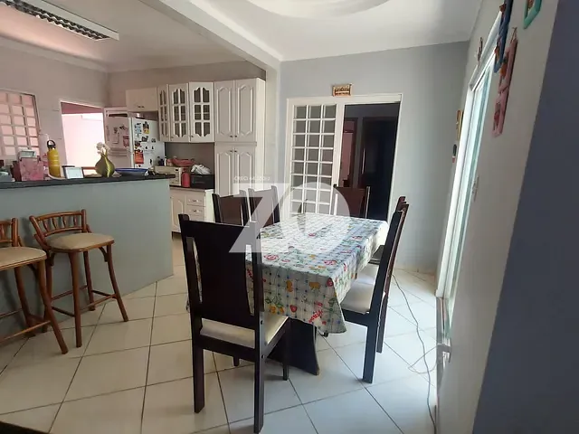 Casa com 210m² 4 quartos e 3 banheiros, à venda, no bairro Jardim Terra Branca em Bauru