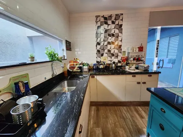 Casa com 200m² 2 quartos e 2 banheiros, à venda, no bairro Jardim Castelo Branco em Ribeirão Preto