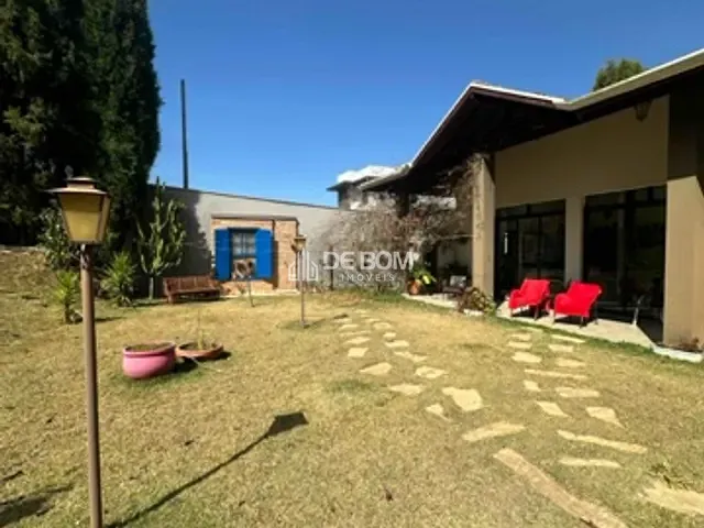 Casa 3 quartos e 5 banheiros, à venda, no bairro Residencial e Industrial Campo Alegre em Poços de Caldas