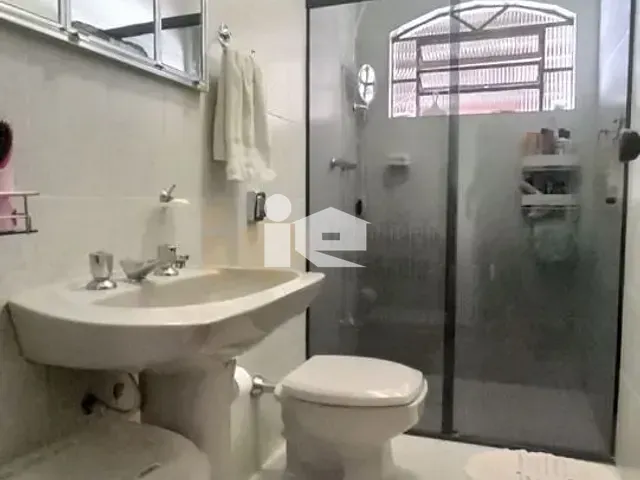 Casa com 675m² 3 quartos e 2 banheiros, à venda, no bairro Centro em Rolândia