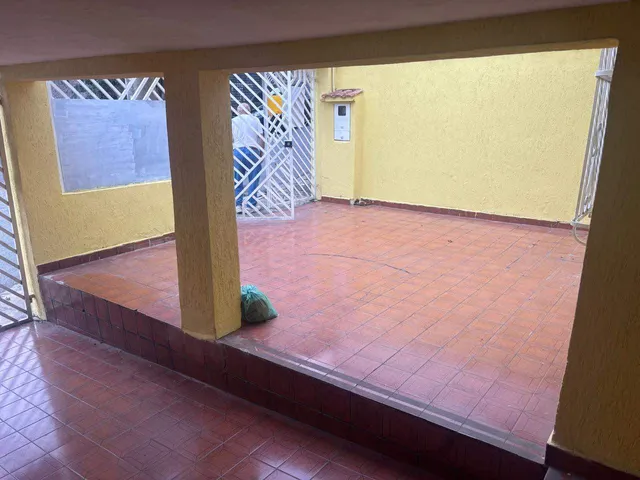Casa 3 quartos e 2 banheiros, para alugar, no bairro Vila Rosália em Guarulhos
