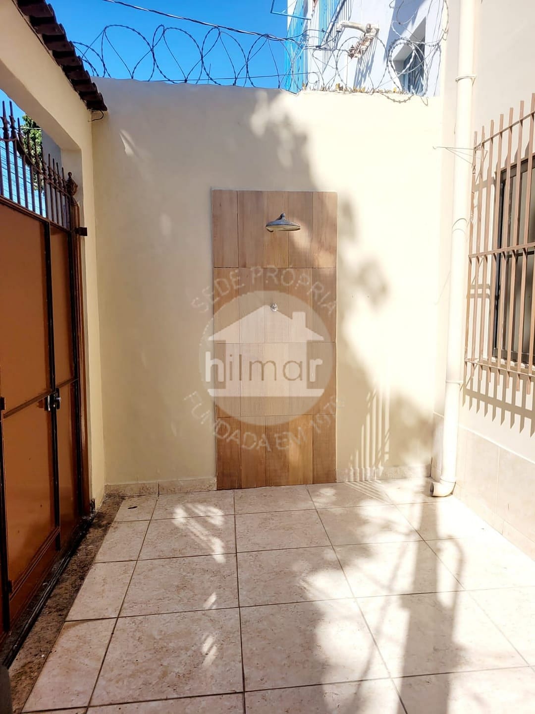 Casa à venda com 3 quartos, 130m² - Foto 1