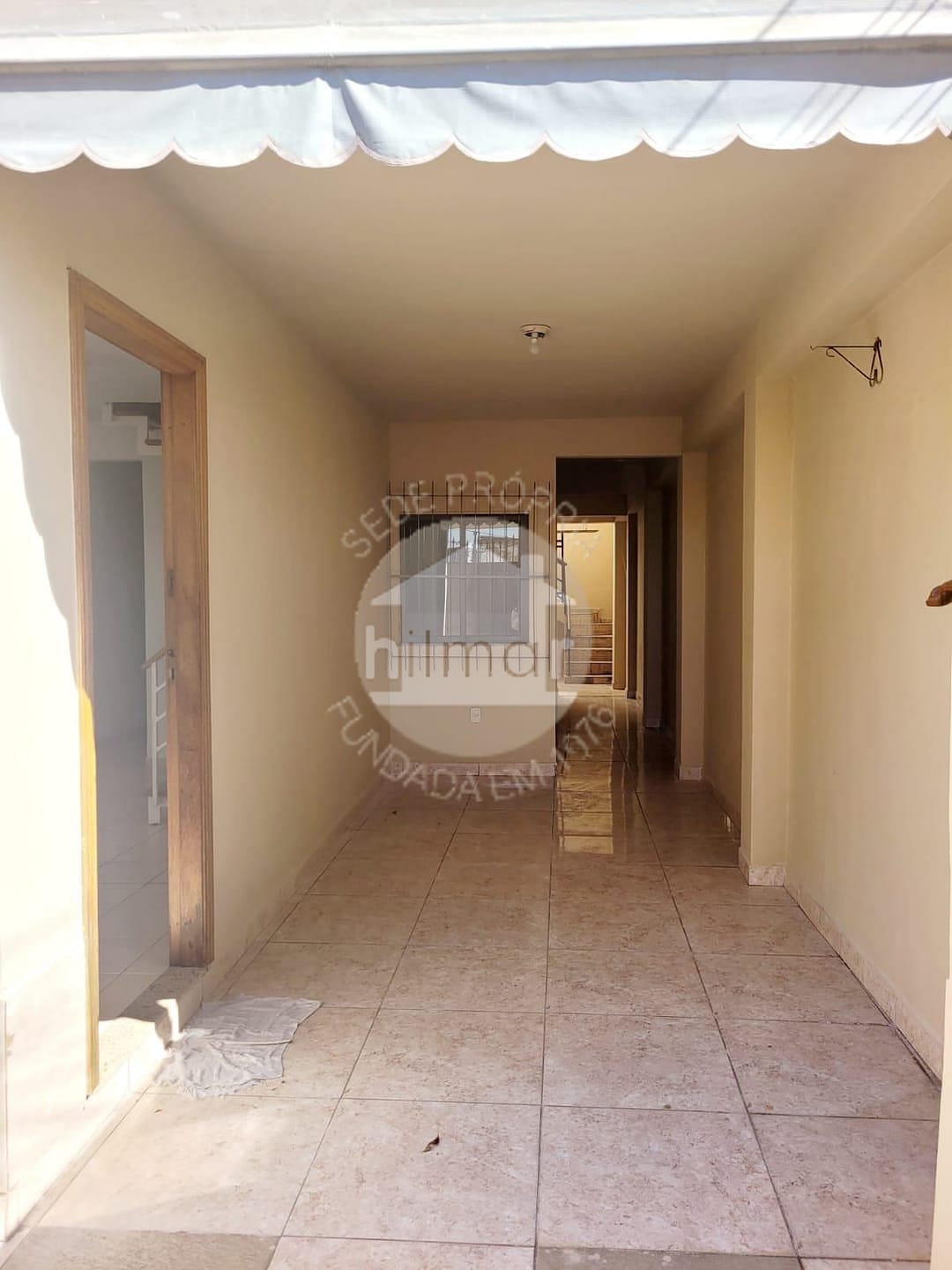 Casa à venda com 3 quartos, 130m² - Foto 2