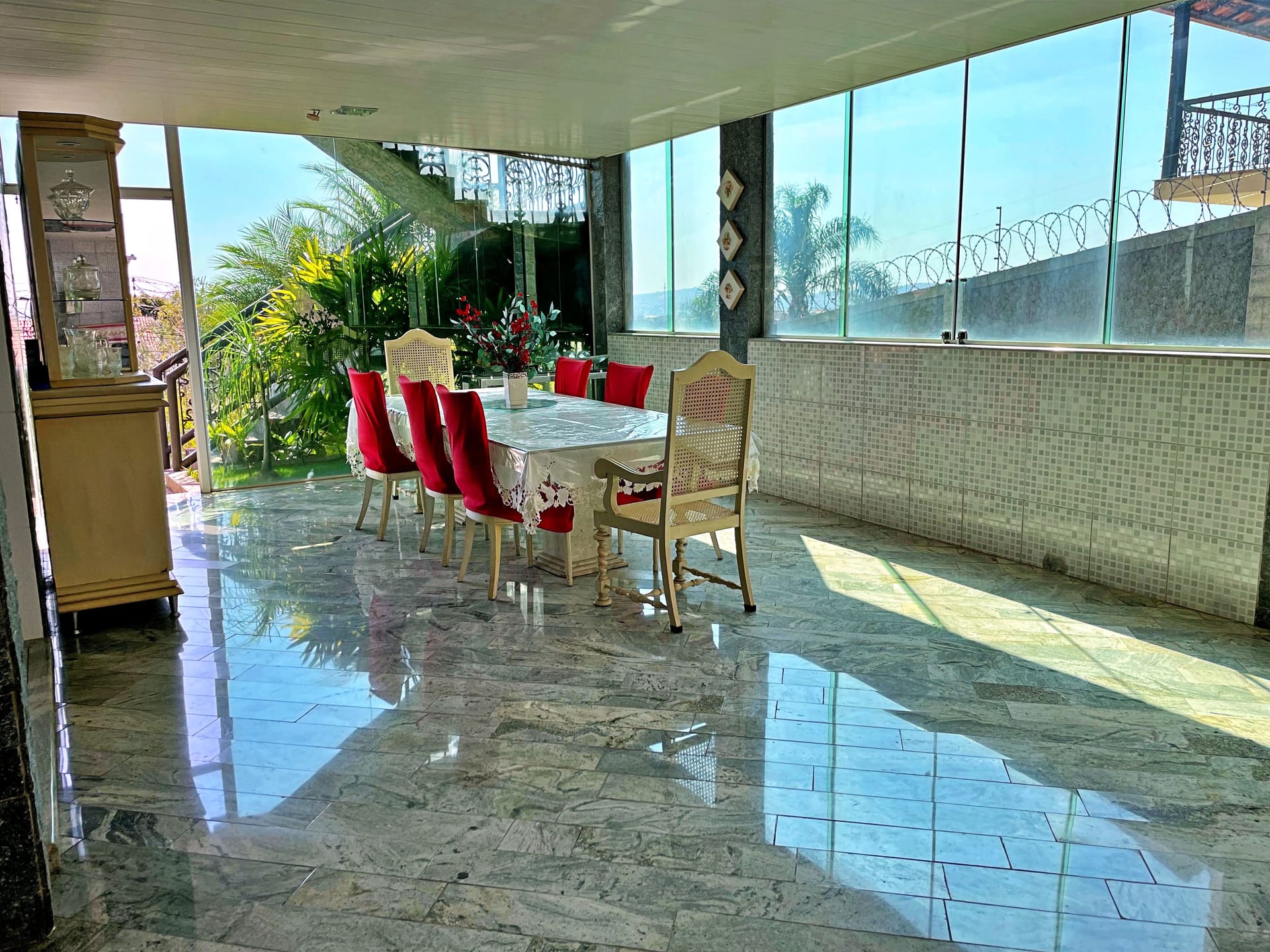 Casa de alto padrão à venda com 4 quartos e suíte master no Bairro Trevo em Belo Horizonte/MG