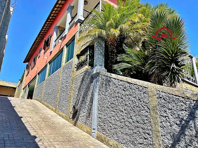 Casa 4 quartos e 3 banheiros, à venda, no bairro Trevo em Belo Horizonte