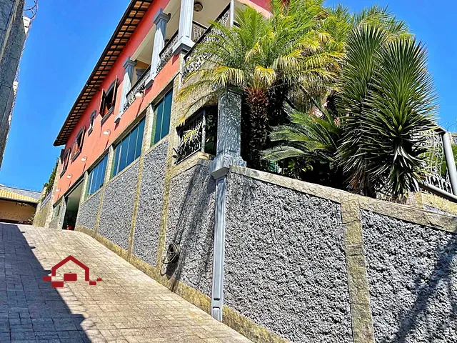 Casa 4 quartos e 3 banheiros, à venda, no bairro Trevo em Belo Horizonte