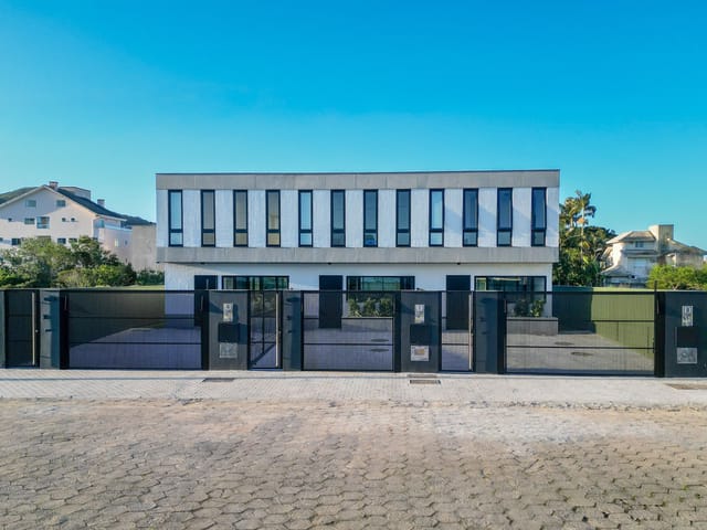 Casa com 216m² 3 quartos e 3 banheiros, à venda, no bairro Ingleses do Rio Vermelho em Florianópolis