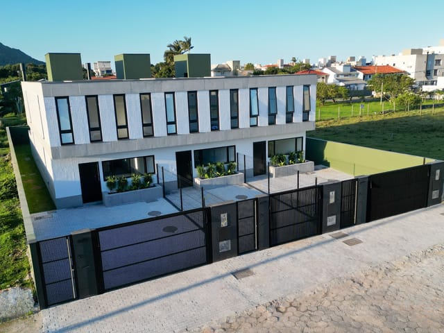Casa com 216m² 3 quartos e 3 banheiros, à venda, no bairro Ingleses do Rio Vermelho em Florianópolis