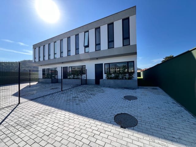 Casa com 216m² 3 quartos e 3 banheiros, à venda, no bairro Ingleses do Rio Vermelho em Florianópolis