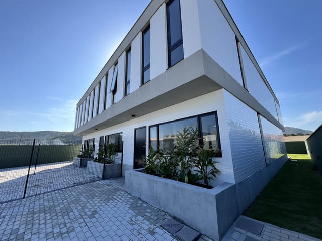 Casa com 216m² 3 quartos e 3 banheiros, à venda, no bairro Ingleses do Rio Vermelho em Florianópolis