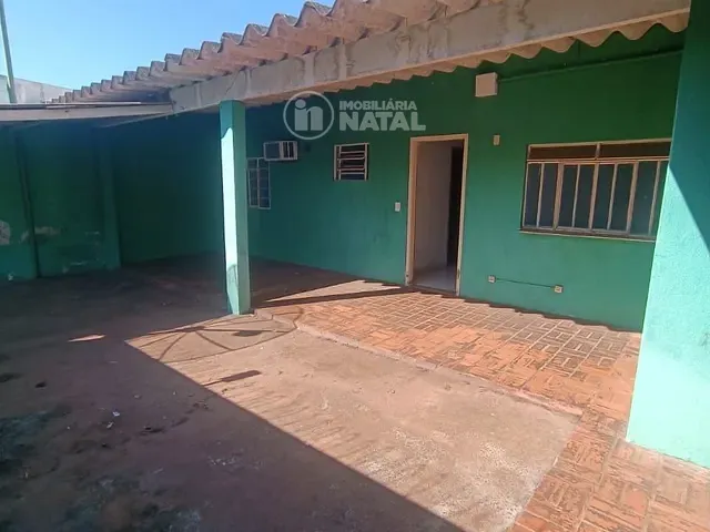 Casa 2 quartos e 1 banheiro, para alugar, no bairro Vitória em Londrina