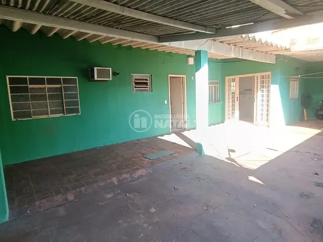 Casa 2 quartos e 1 banheiro, para alugar, no bairro Vitória em Londrina