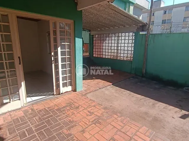 Casa 2 quartos e 1 banheiro, para alugar, no bairro Vitória em Londrina