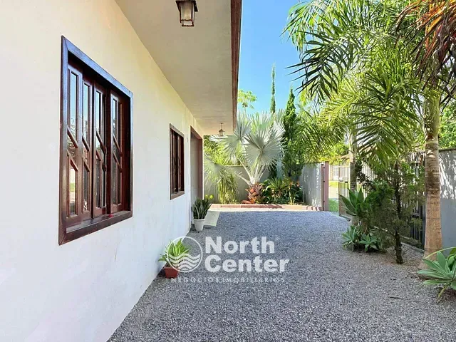 Casa 3 quartos e 1 banheiro, à venda, no bairro Conquista em Balneário Barra do Sul