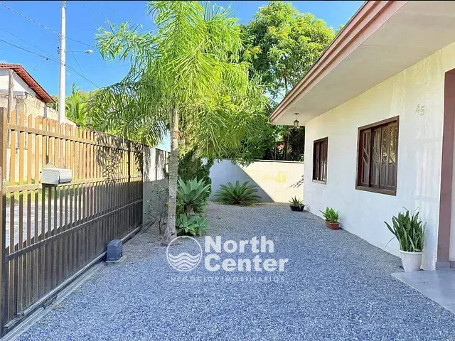 Casa 3 quartos e 1 banheiro, à venda, no bairro Conquista em Balneário Barra do Sul