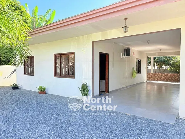 Casa 3 quartos e 1 banheiro, à venda, no bairro Conquista em Balneário Barra do Sul
