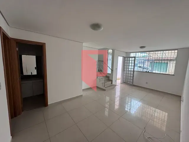 Casa com 130m² 4 quartos e 3 banheiros, para alugar, no bairro Paquetá em Belo Horizonte