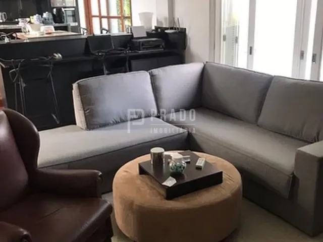 Casa com 270m² 4 quartos e 3 banheiros, à venda, no bairro Três Vendas em Pelotas