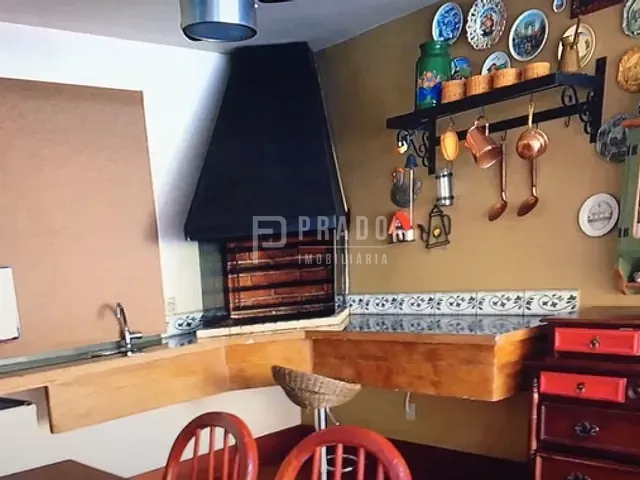 Casa com 270m² 4 quartos e 3 banheiros, à venda, no bairro Três Vendas em Pelotas