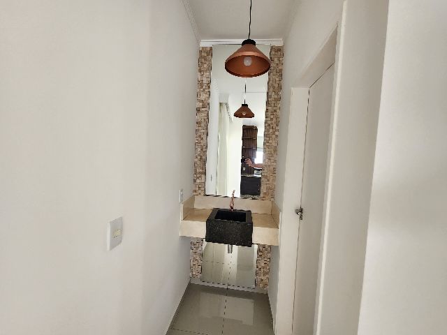 Casa com 346m² 3 quartos e 2 banheiros, para alugar, no bairro Picollo Villaggio em Louveira