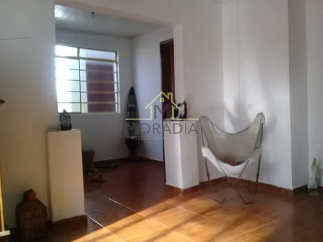 Casa com 300m² 3 quartos e 1 banheiro, à venda, no bairro Centro em Guaxupé