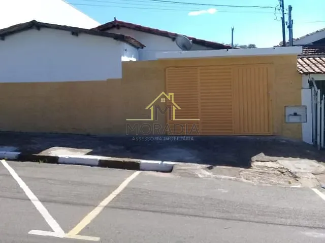 Casa com 300m² 3 quartos e 1 banheiro, à venda, no bairro Centro em Guaxupé