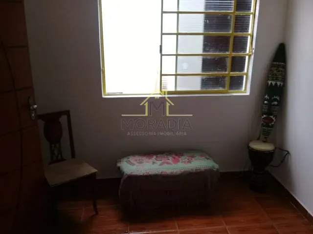 Casa com 300m² 3 quartos e 1 banheiro, à venda, no bairro Centro em Guaxupé