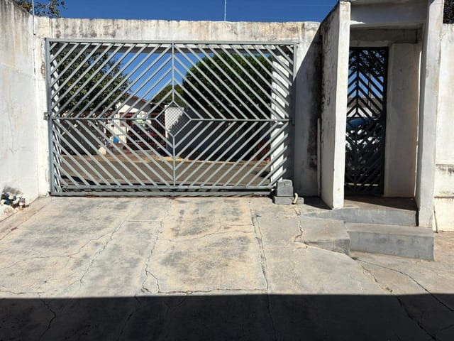 Casa com 200m² 4 quartos e 1 banheiro, à venda, no bairro Conjunto Farid Libos em Londrina