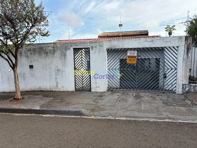 Casa com 200m² 4 quartos e 1 banheiro, à venda, no bairro Conjunto Farid Libos em Londrina