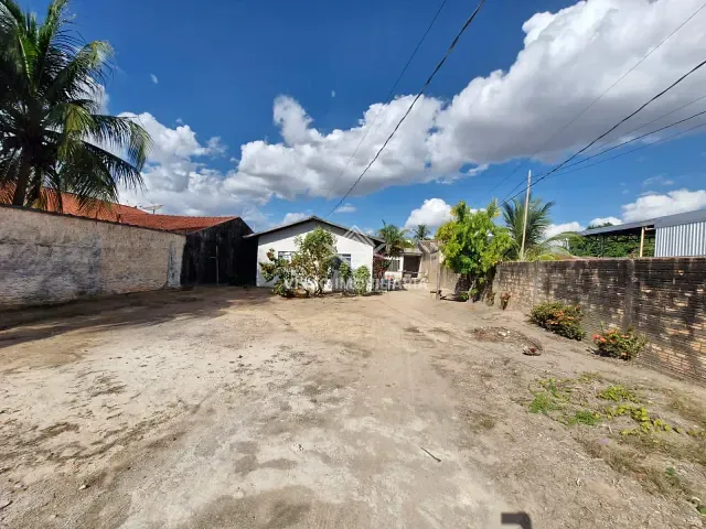 Casa 2 quartos e 1 banheiro, para alugar, no bairro parque das araras em Sinop