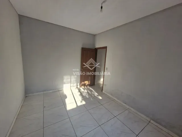 Casa 2 quartos e 1 banheiro, para alugar, no bairro parque das araras em Sinop