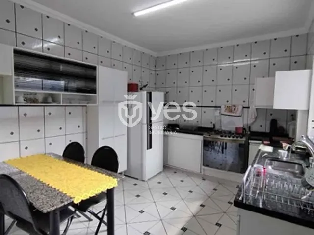 Casa com 240m² 3 quartos e 2 banheiros, à venda, no bairro Jardim Europa em Araxá