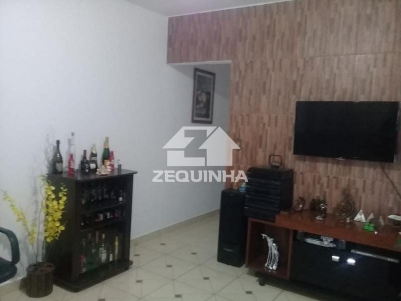 Casa à venda com 4 quartos, 179m² - Foto 2