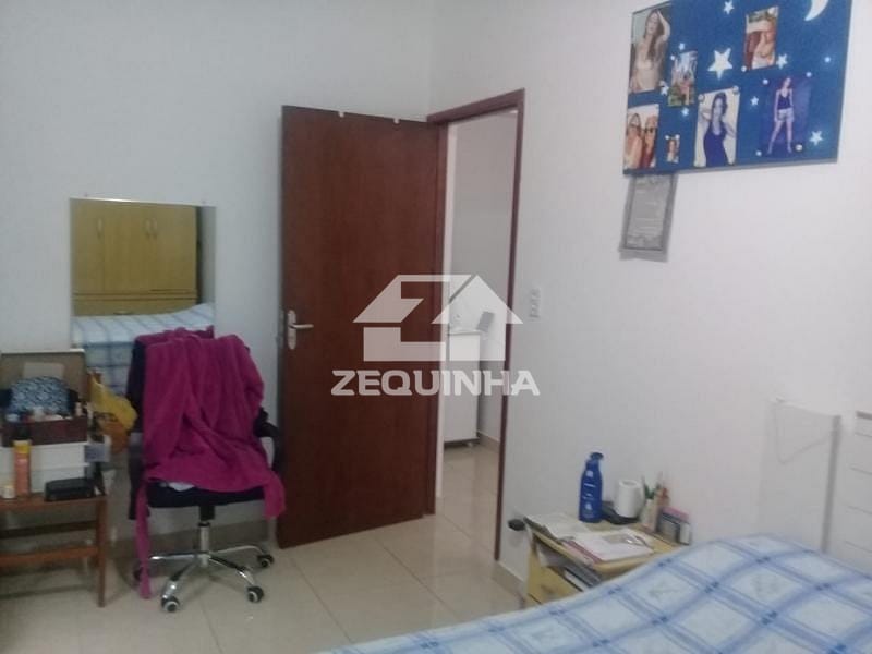 Casa à venda com 4 quartos, 179m² - Foto 9