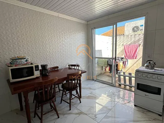Casa 2 quartos e 2 banheiros, à venda, no bairro Três Vendas em Pelotas