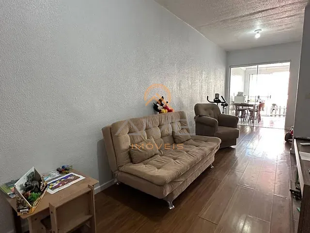 Casa 2 quartos e 2 banheiros, à venda, no bairro Três Vendas em Pelotas
