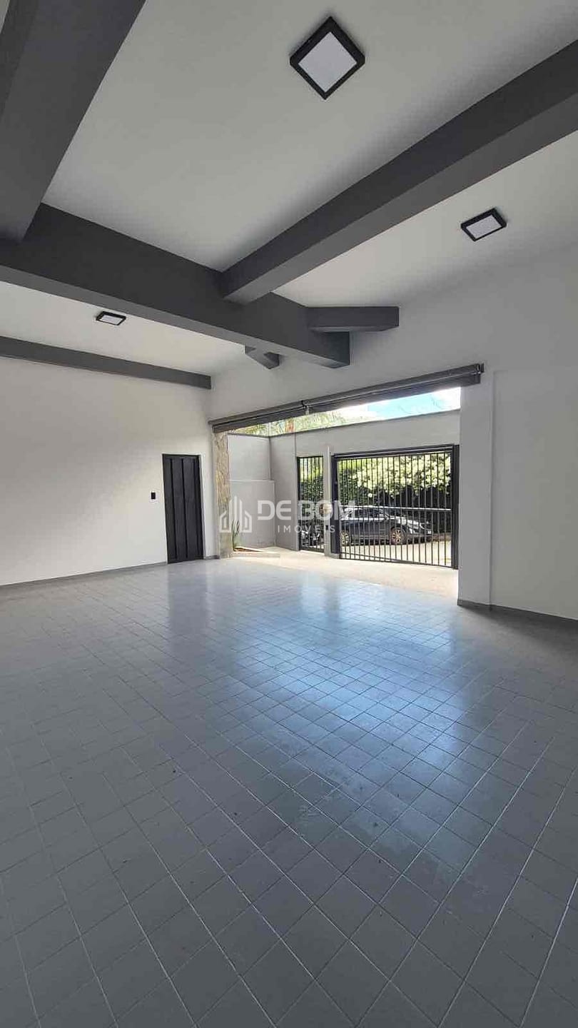 Casa à venda com 4 quartos, 270m² - Foto 4