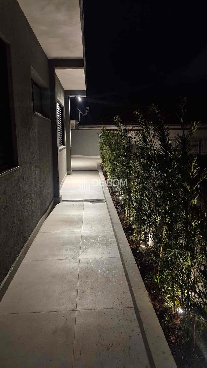 Casa à venda com 4 quartos, 270m² - Foto 9