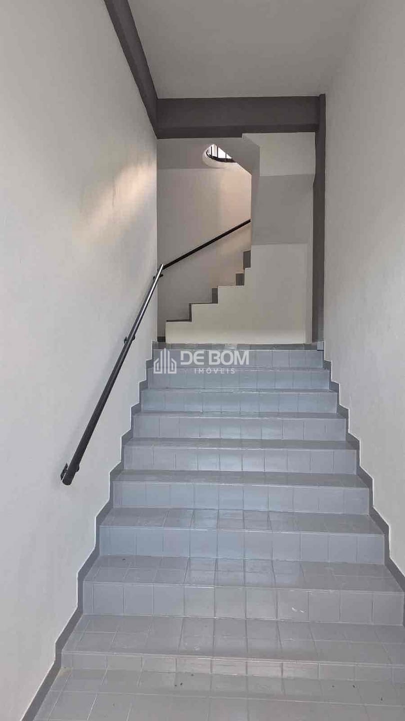 Casa à venda com 4 quartos, 270m² - Foto 7